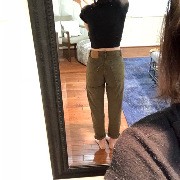 Vintage iconic 90s Levi's wedgie jeans in Olive - Picture 7 of 8